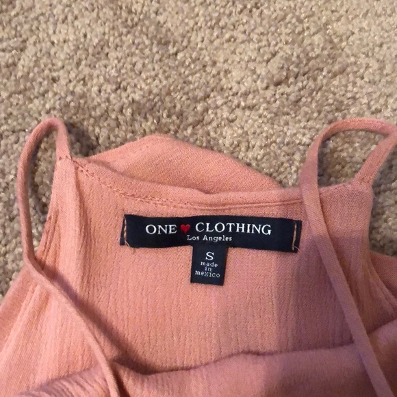 Pink off the shoulder tank - Picture 2 of 2